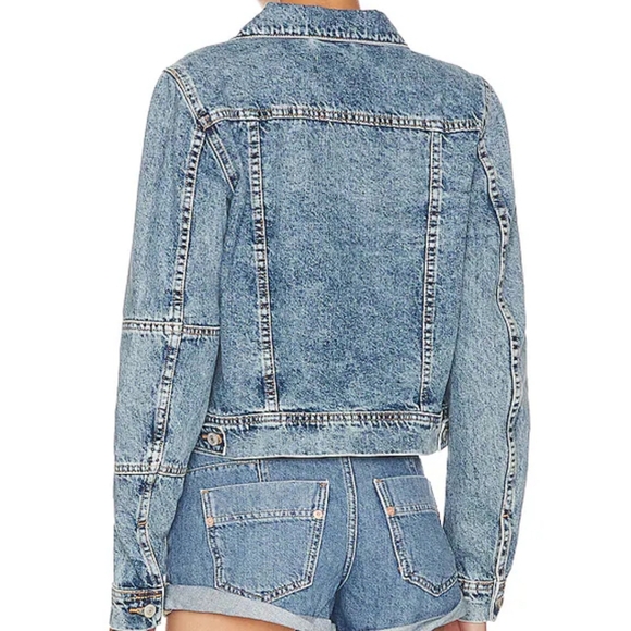 Free People Rumors Light Wash Denim Jacket Size Medium - Picture 9 of 10